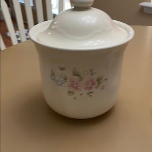 Pfaltzgraff cookie jar tea rose